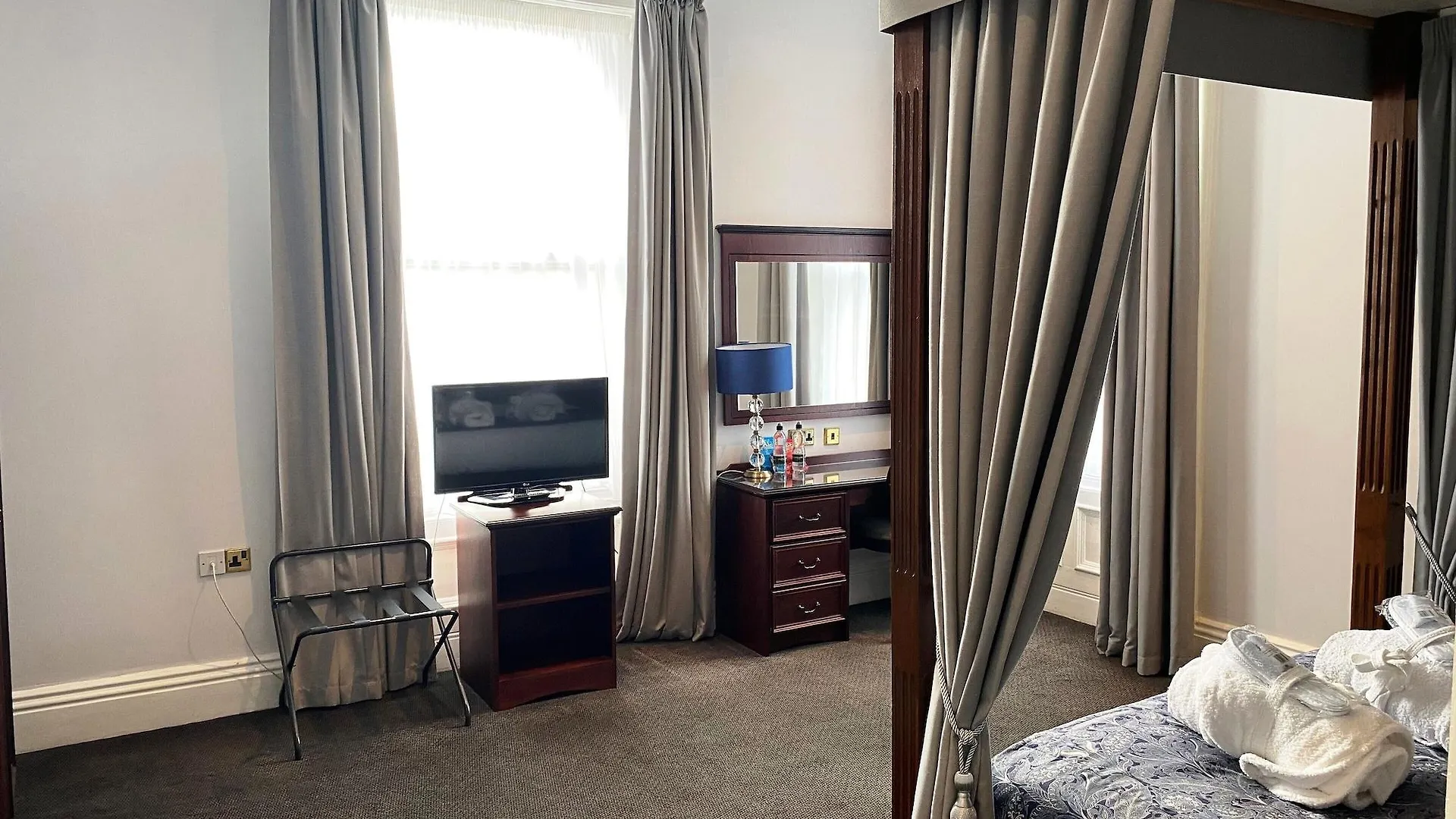 Cairn Hotel Harrogate 3*,